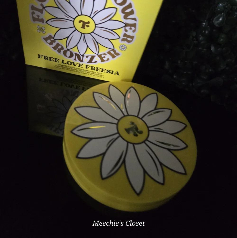 Trixie Cosmetics Flower Power Bronzer Free Love Freesia NIB
